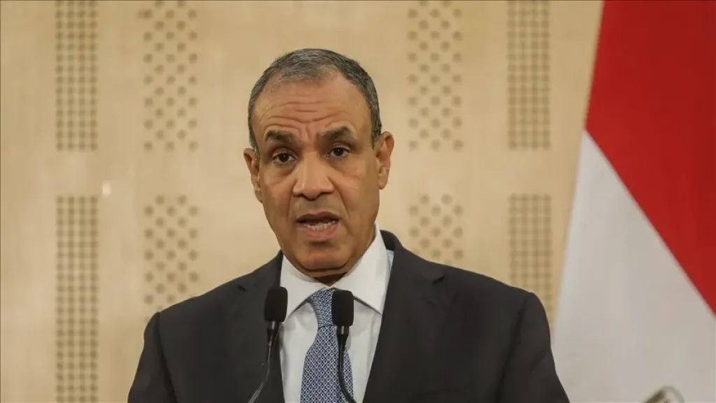 الخارجية تتابع أوضاع المصريين المقيمين والعالقين بدول المنطقة وتوجه بتقديم كل أشكال الدعم لهم