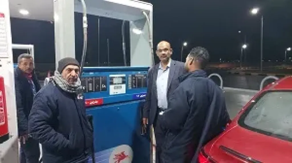 تموين البحر الأحمر تتابع محطات الوقود بالغردقة بعد زيادة الأسعار
