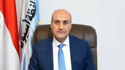 محافظ أسيوط يعتمد التعريفة الجديدة للمواصلات ويوجه بتكثيف الحملات الميدانية لمنع التلاعب بالأسعار