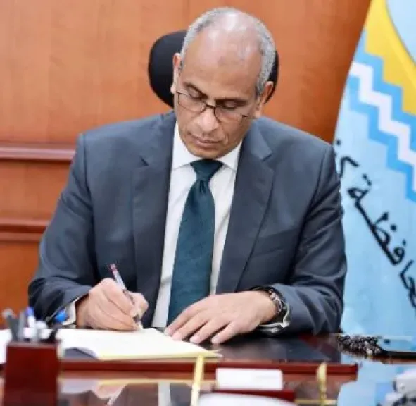 محافظ كفرالشيخ يعتمد التعريفة الجديدة لنقل الركاب.. ويحذر من استغلال المواطنين