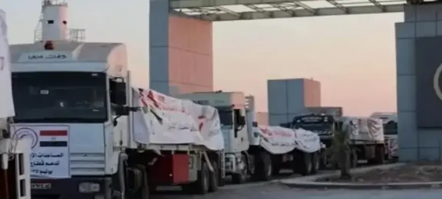 قافلة المساعدات الإنسانية الـ 155 تدخل إلى الفلسطينيين بقطاع غزة