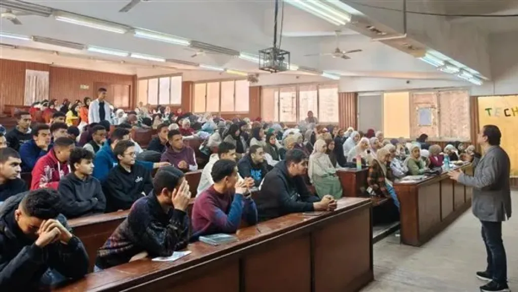 ”القومي للمرأة” يواصل التوعية بجرائم تقنية المعلومات بالجامعات