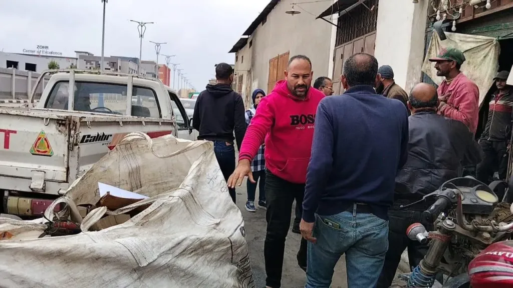 إزالة 10 حالات بناء مخالف وغلق 5 منشآت غير قانونية في بورسعيد