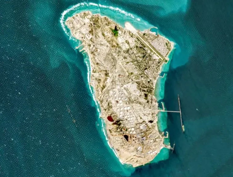 وكالة فارس الإيرانية: لا أضرار في أي منشأة نفطية بعد القصف الأمريكي على جزيرة خرج