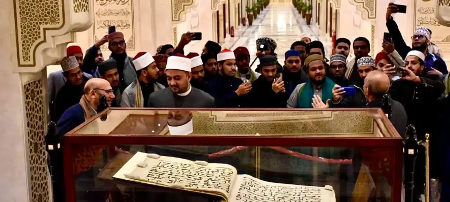 أمين «الأعلى للشئون الإسلامية» يصطحب وفدًا من بنجلاديش في جولة بمسجد مصر |صور