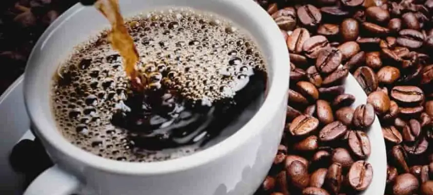 تراجع أسعار القهوة مع تحسن توقعات الإمدادات العالمية