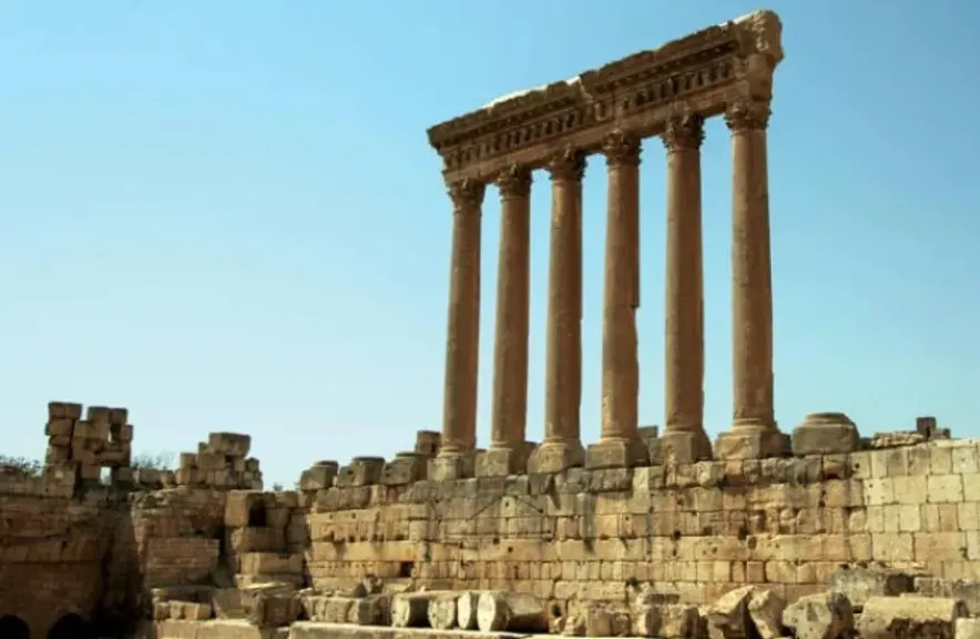 لبنان يضع الدروع الزرقاء على 34 موقعا أثريا لحمايتها خلال الحرب