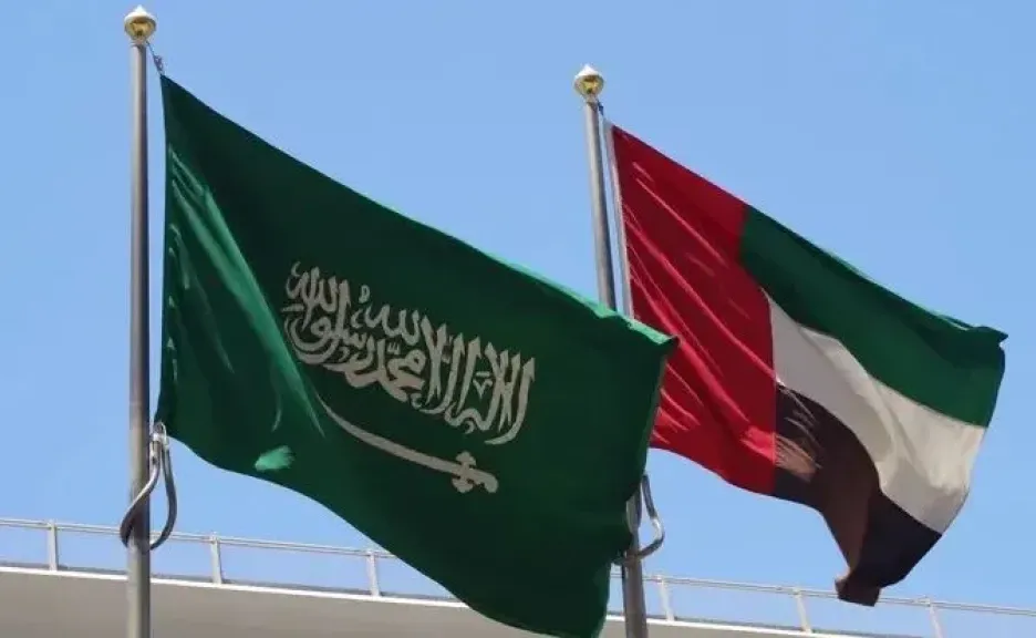 رئيس الإمارات وولي عهد السعودية يبحثان هاتفيا الاعتداءات الإيرانية