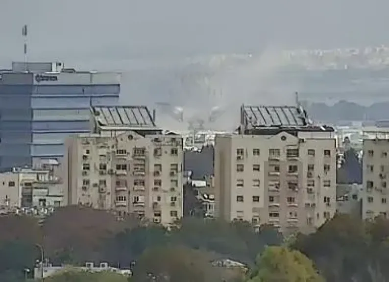 إذاعة الجيش الإسرائيلي عن مصدر عسكري: سقوط صاروخ في تل أبيب الكبرى