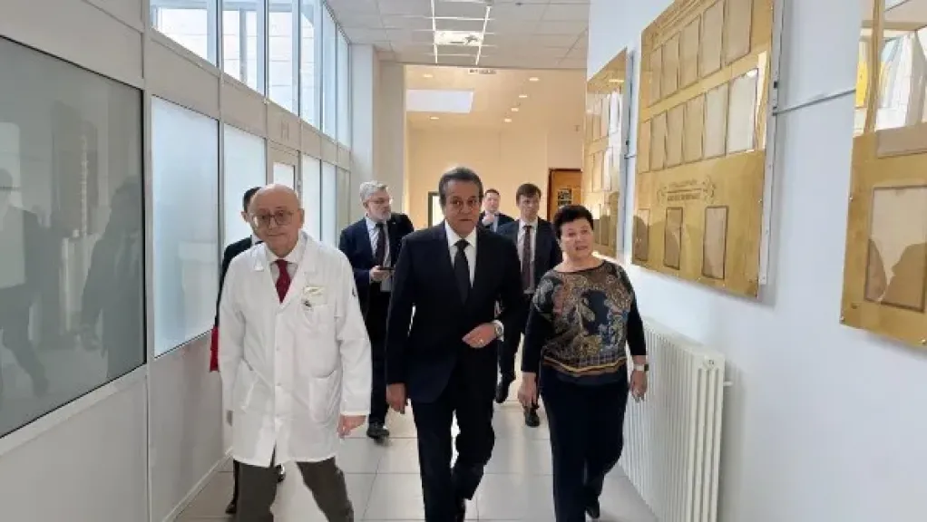 وزير الصحة يزور مركز «دميتري روجاتشيف» الروسي الوطني لأمراض الدم والأورام لدى الأطفال