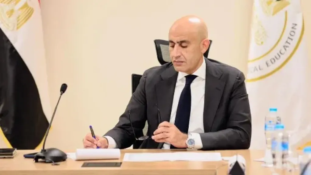 التعليم تعلن الأوراق المطلوبة من المعلمين الراغبين في عدم مد الخدمة بعد سن المعاش