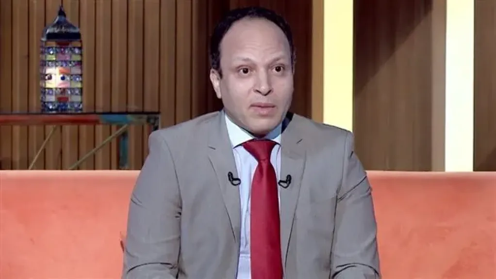 كيف تأكل الكعك والبسكويت وتستعيد وزنك الطبيعي بعد رمضان؟.. استشاري يوضح