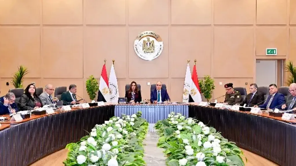 وزير الري يؤكد ضرورة اتخاذ المستثمرين الإجراءات لعرض المشروعات المقترحة على لجنة تراخيص الشواطئ