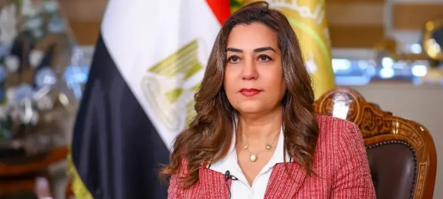 وزيرة التنمية المحلية توجه بمواصلة حملات رفع المخلفات في الجيزة