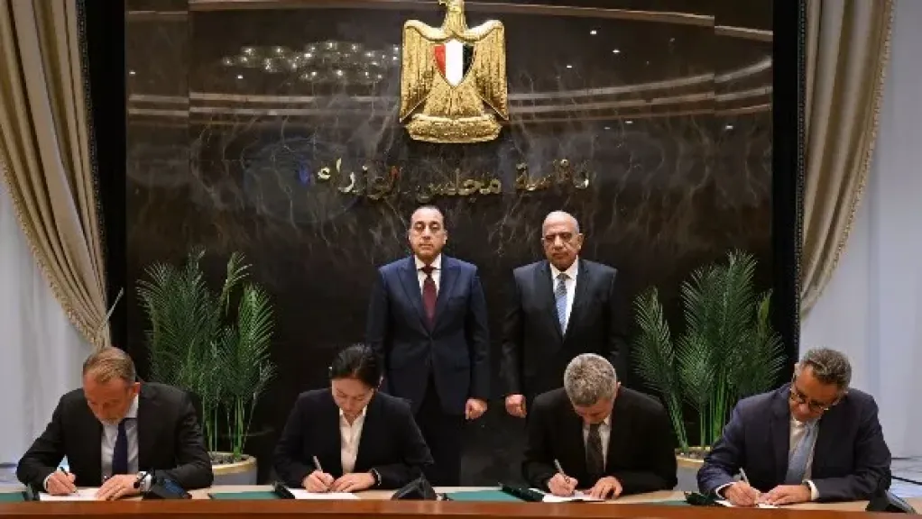 مصطفى مدبولي يشهد توقيع اتفاقيات طاقة متجددة بقدرة 5620 ميجاوات في مصر