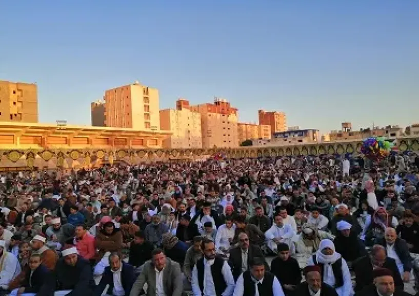 توافد أهالي مطروح على الساحات والمساجد الكبرى لإداء صلاة عيد الفطر