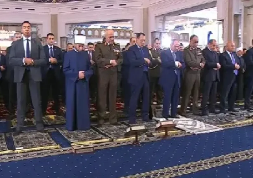 الرئيس السيسي يشهد خطبة عيد الفطر.. والإمام: يا شعب مصر سيروا ولا تلفتوا أبدا لصناع الشر