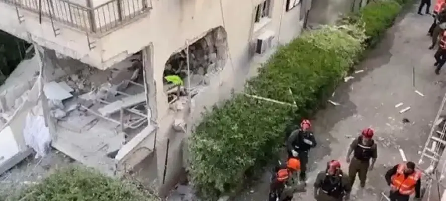 هآرتس تكشف عن خسائر إسرائيل في الحرب: فشل في اعتراض 26 صاروخا عنقوديا وتضرر 9 آلاف مبنى