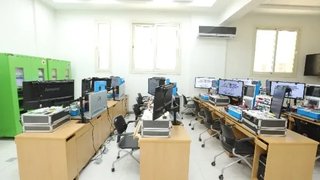 التعليم العالي: الجامعات التكنولوجية ركيزة التحول للاقتصاد المعرفي والصناعي