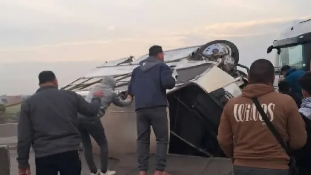 إصابة 9 أشخاص في حادث انقلاب أتوبيس بالطريق الإقليمي بالشرقية