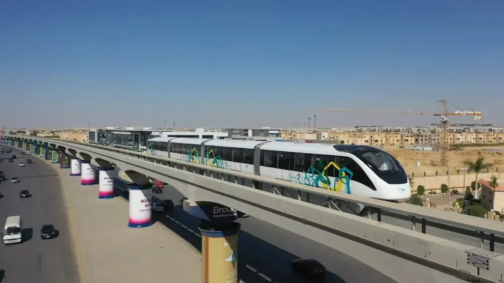 النقل: 50% تخفيض على اشتراكات مونوريل شرق النيل وتوفير أتوبيسات أمام محطة الحي الحكومي بالعاصمة الجديدة