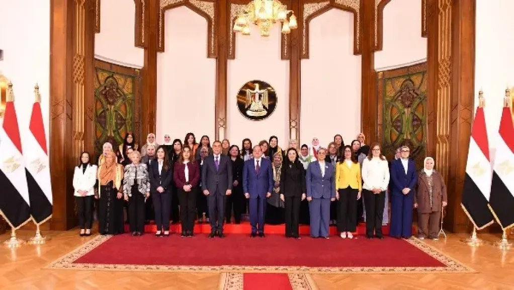 الأم المثالية في الغربية: فرحانة أوي إني شفت الرئيس السيسي