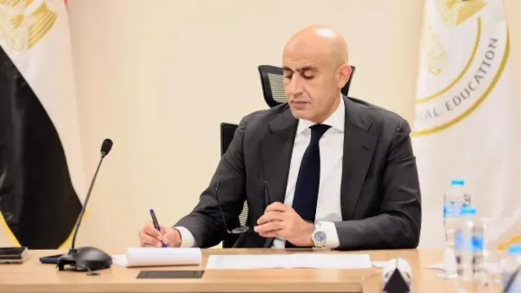 وزير التعليم يعتمد ضوابط توزيع متحصلات مصروفات المدارس الرسمية للغات