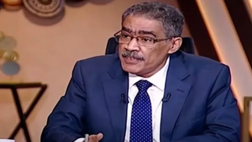 ضياء رشوان: الحكومة تحت رجل المواطن.. وتبوس على دماغه