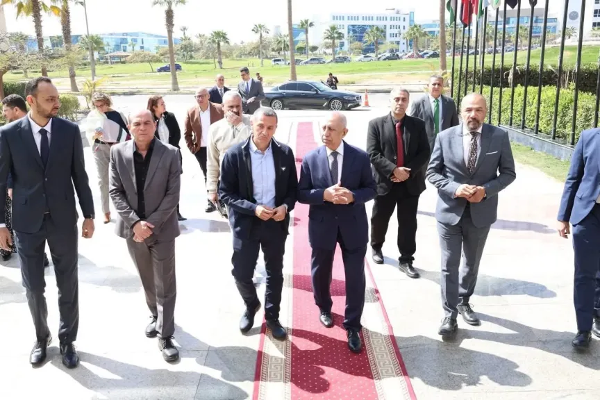 رئيس الأكاديمية العربية يستقبل محافظ أسوان  بالقرية الذكي لبحث التعاون المشترك