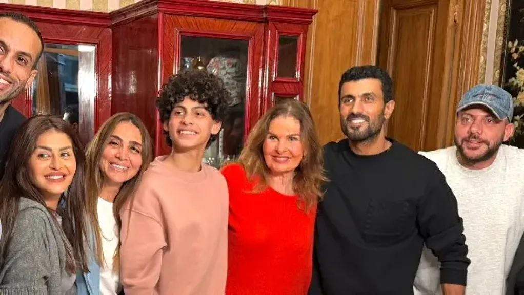 الملكة وأحلى نجمة.. منة فضالي تتغزل في يسرا بعيد ميلادها