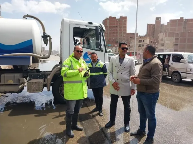 رئيس مياه القليوبية يتابع رفع تجمعات الأمطار بالمحافظة