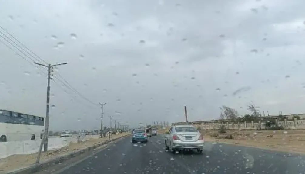 تساقط أمطار خفيفة ورياح باردة وغيوم في بني سويف