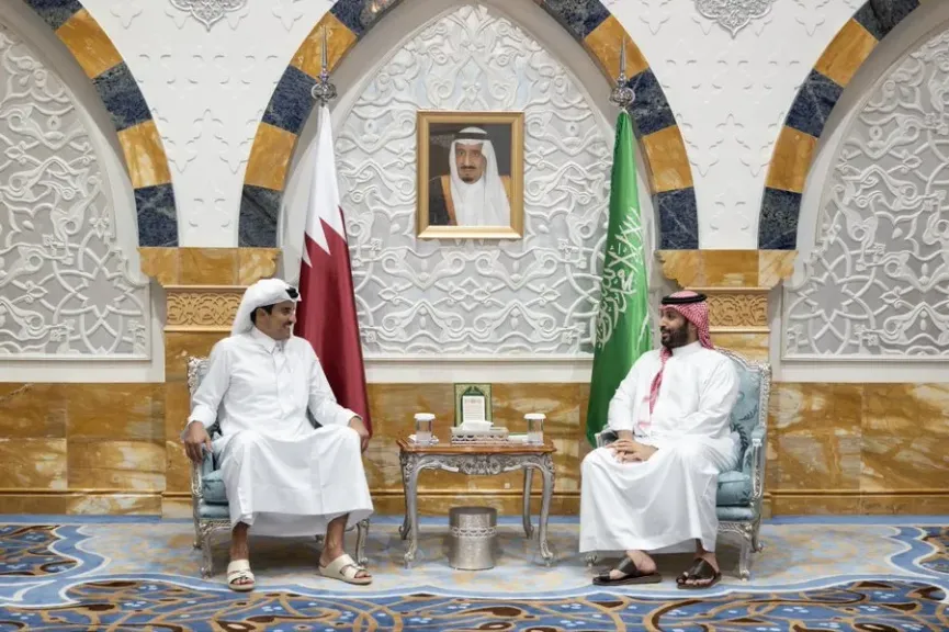 أمير قطر وولي العهد السعودي يبحثان في جدة جهود خفض التصعيد