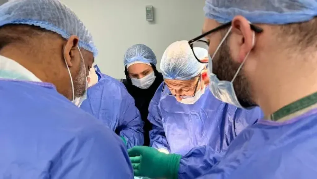 الصحة تستقدم 4 خبراء دوليين في تخصصات دقيقة لتعزيز جودة الخدمات الطبية