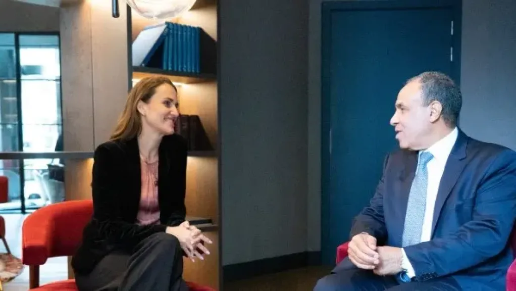 وزيرة خارجية رومانيا: مصر ركيزة أساسية في بنية الأمن الإقليمي