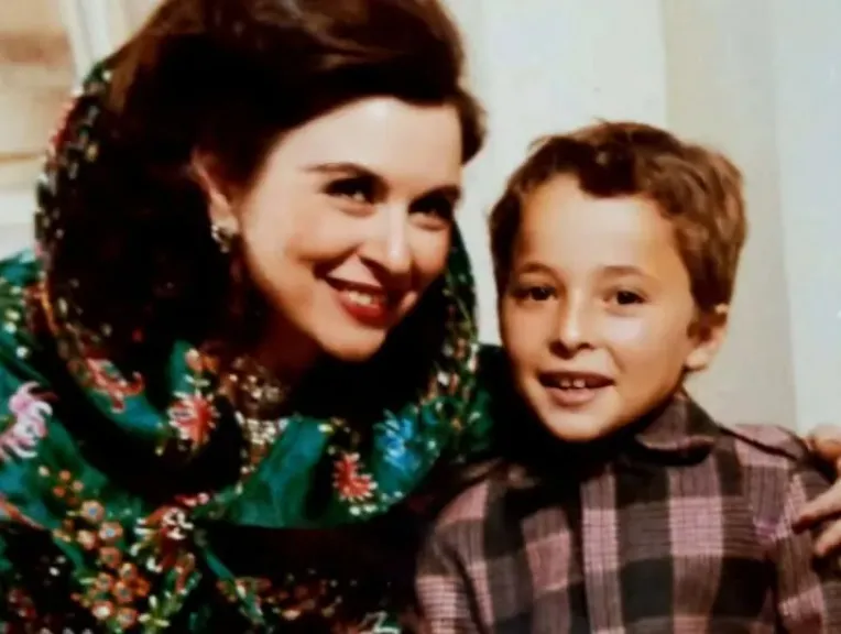 كانت واقفة جنبنا ومحدش عرفها.. وسام حمدي يحكي قصة لقائه بالسندريلا سعاد حسني