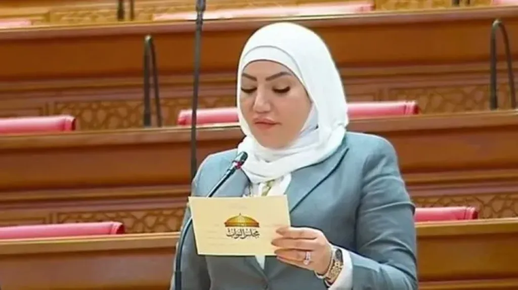 النائبة عبير عطا الله: حظر بعض المهن على السيدات بالخارج قرار ضروري لحماية حقوق العمالة المصرية