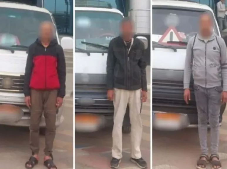 ضبط 5 سائقي ميكروباص لمخالفة التعريفة وتقسيم خط رمسيس الحصري بالجيزة