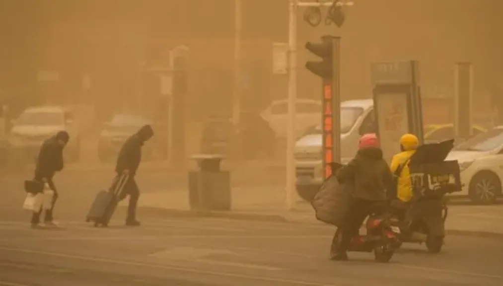 قبرص تغلق المدارس إثر تعرضها لسحابة غبار كثيفة