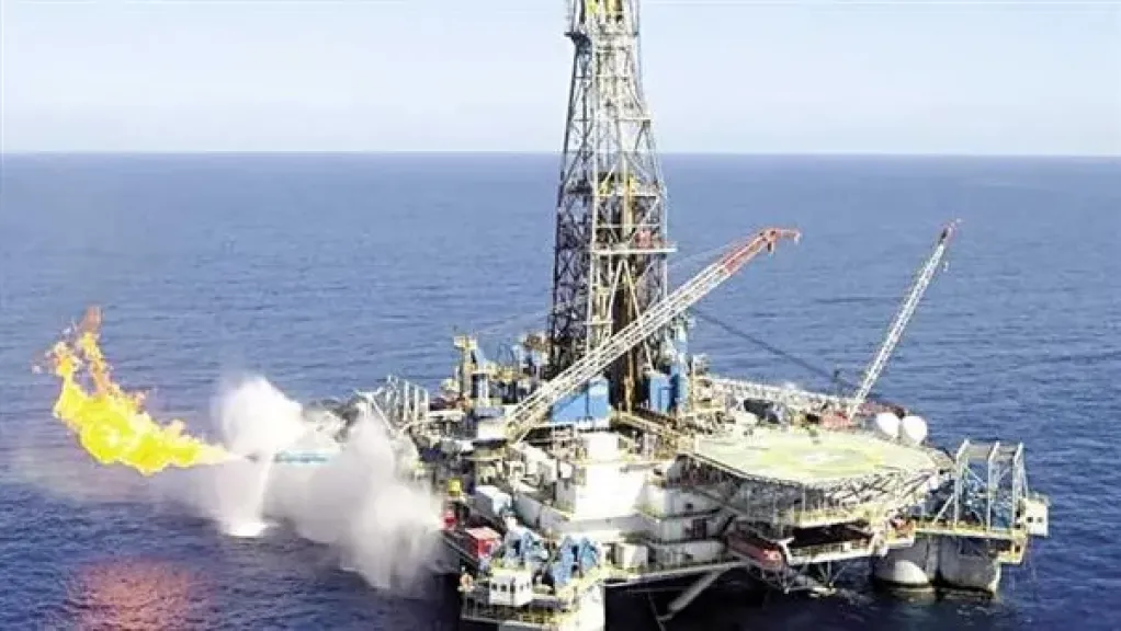 نائب رئيس هيئة البترول الأسبق يكشف حقيقة تصريحاته عن ”وفاة” حقل ظهر