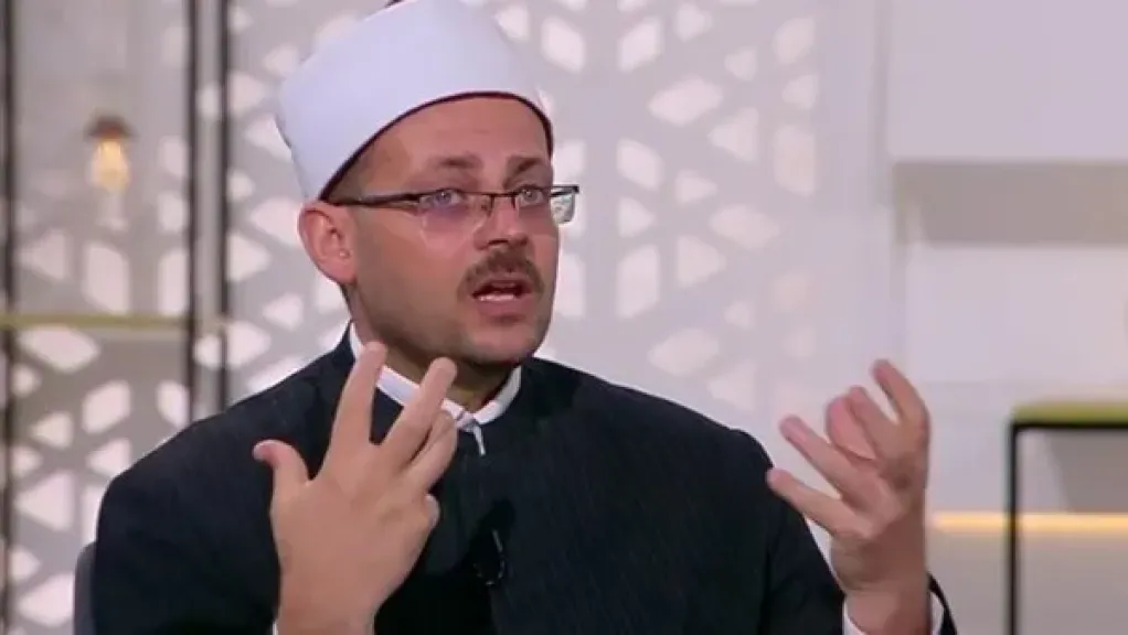 الفرق بين شكر الإنسان للإنسان وشكر الله لعباده.. عالم بالأوقاف يوضح