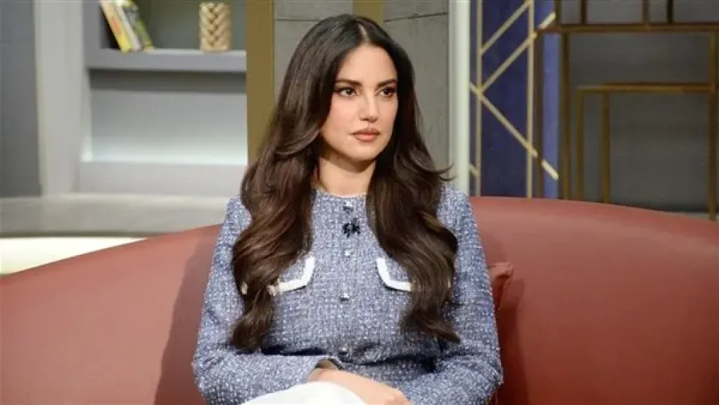 مكالمة غير متوقعة من نادية الجندي تُبكي درة.. ماذا قالت؟