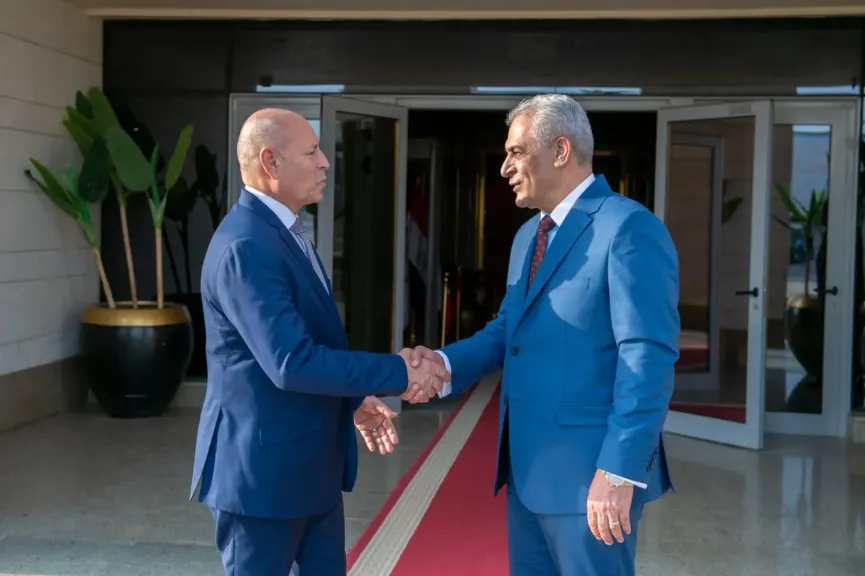 وزير الدولة للإنتاج الحربي ومحافظ القاهرة يبحثان تعزيز التعاون المشترك