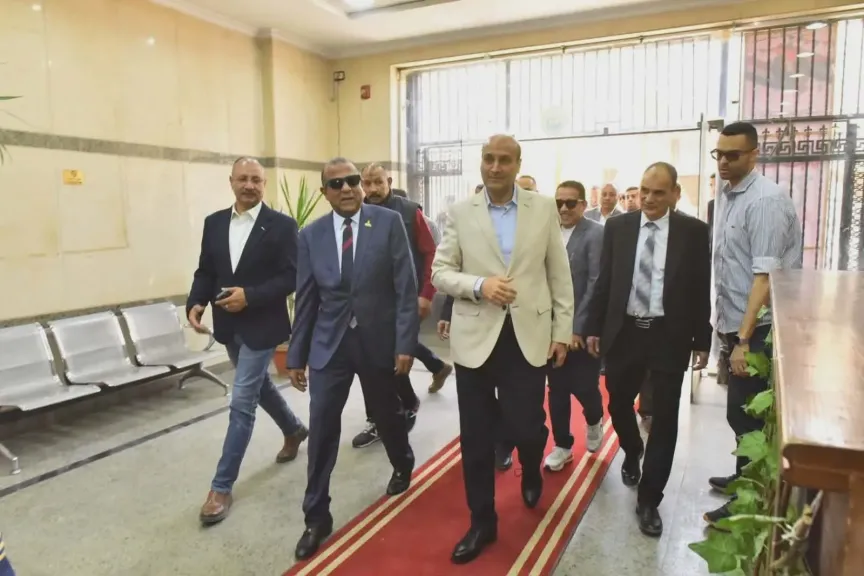 محافظ أسيوط: القطاع الخاص شريك رئيسي في التنمية واستقرار الأسواق