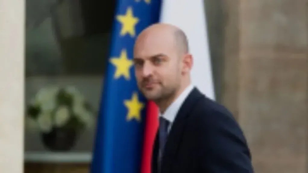 الخارجية الفرنسية تطالب إيران بضرورة التخلي عن دعم حزب الله وحماس والحوثيين