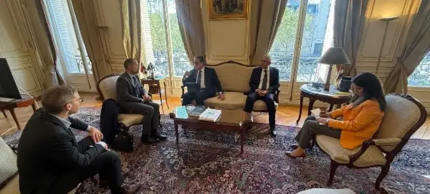 وزير الصحة يبحث تعزيز التعاون الطبي مع مستشفى «أدولف دي روتشيلد» بفرنسا