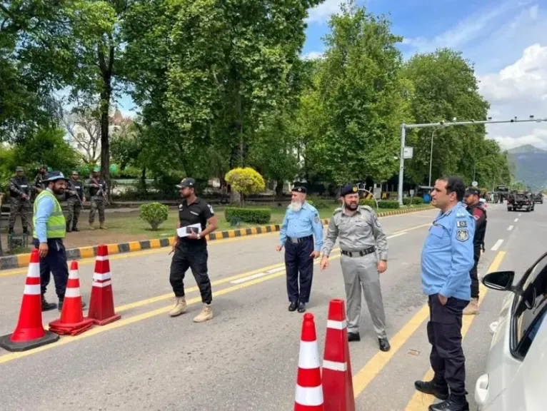 إسلام أباد تشدد الإجراءات الأمنية قبل محادثات السلام الأمريكية الإيرانية