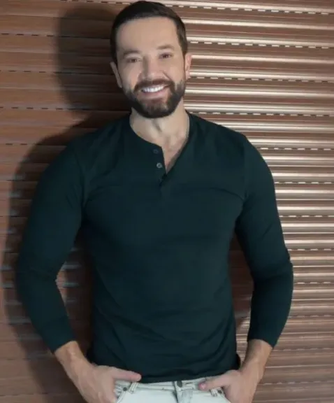 تامر شلتوت: والدي قاطعني عامين.. لم يحدثني بسبب قراري بترك كلية الطب