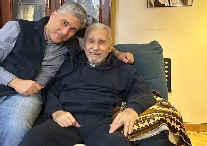 نجل عبد الرحمن أبو زهرة عن حالة والده: ننتظر نتيجة التحاليل لتقييم إمكانية فصله عن التنفس الصناعي