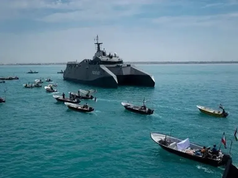 نائب رئيس البرلمان الإيراني: مضيق هرمز تحت سيطرتنا ودفع الرسوم بالريال الإيراني